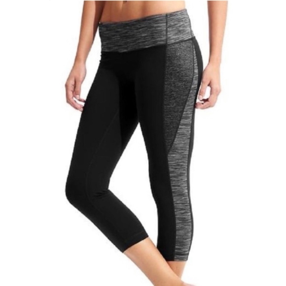 Athleta Remix Revelation Mid Rise Crop Black Gray Leggings Medium Stretchy